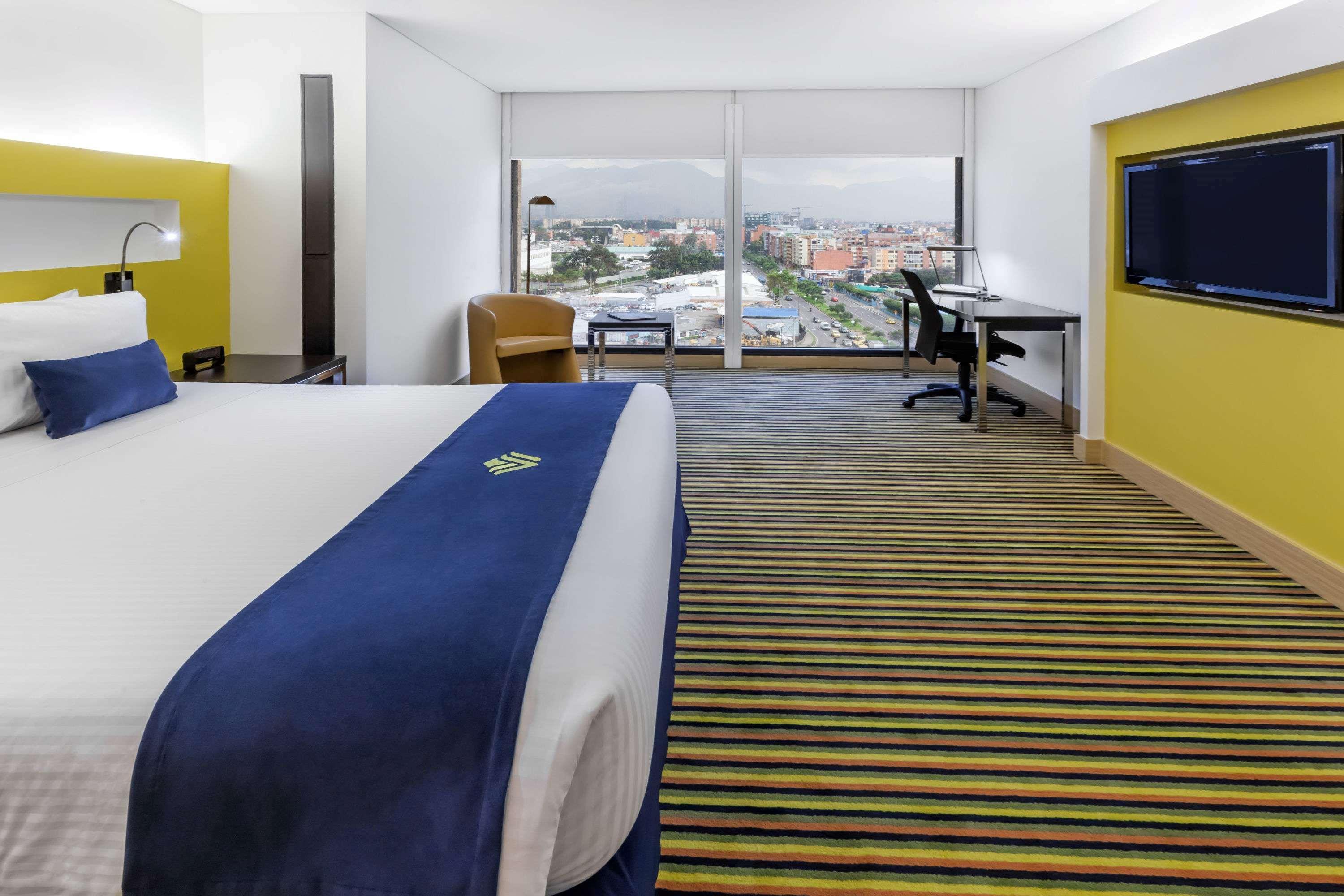Hotel Wyndham Bogotá Zewnętrze zdjęcie A room at the hotel