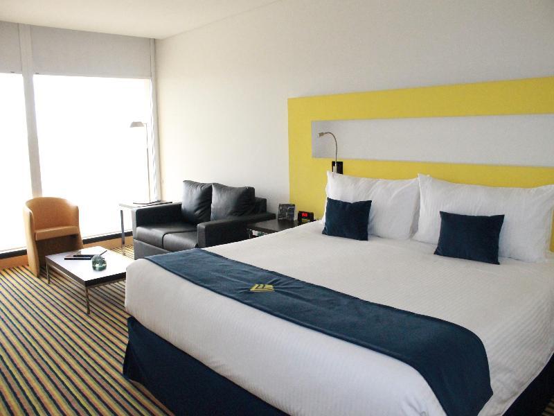 Hotel Wyndham Bogotá Zewnętrze zdjęcie A room at the hotel