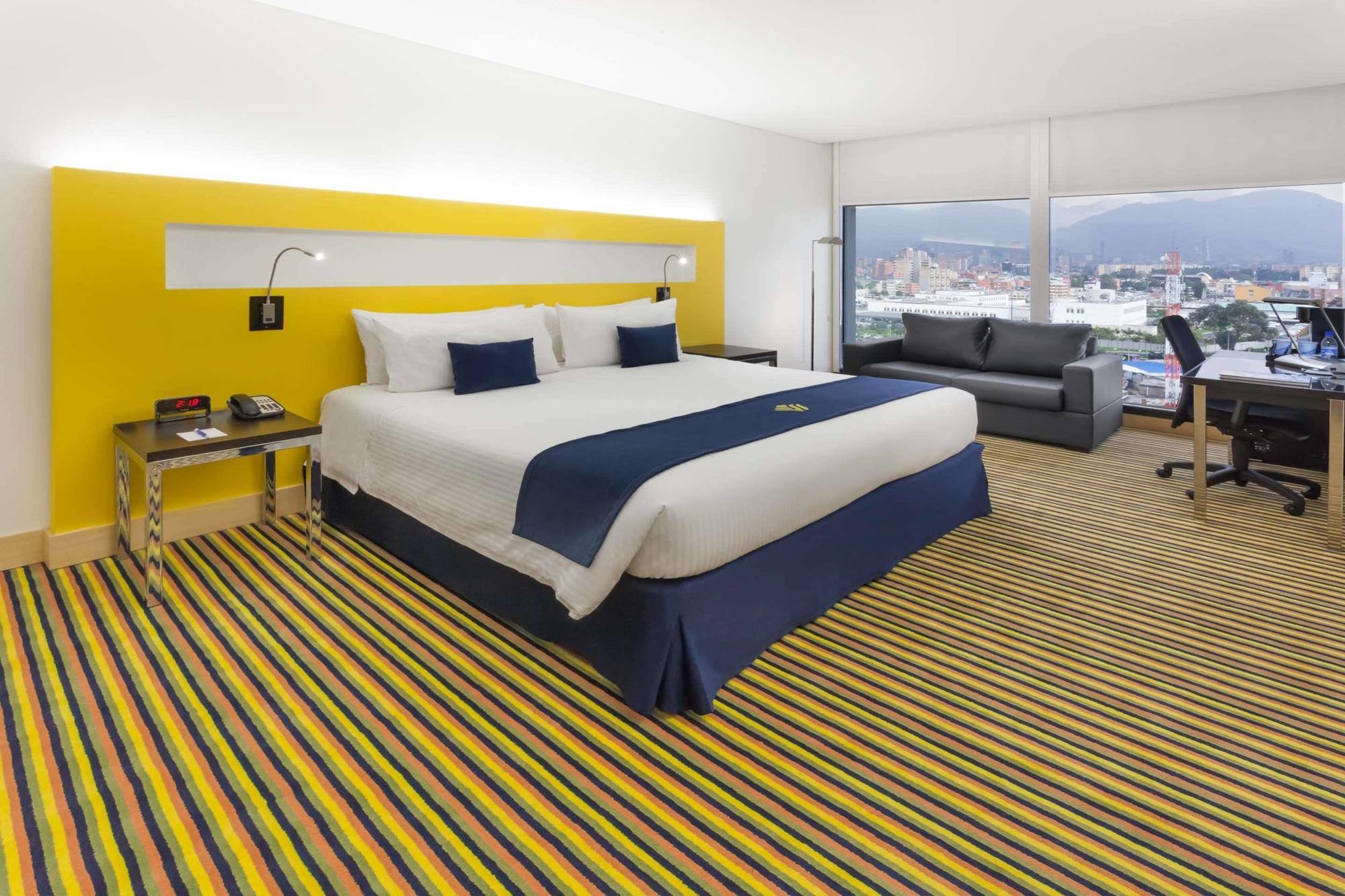 Hotel Wyndham Bogotá Zewnętrze zdjęcie A room at the hotel