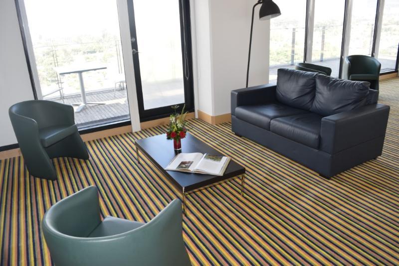 Hotel Wyndham Bogotá Zewnętrze zdjęcie A room with carpet